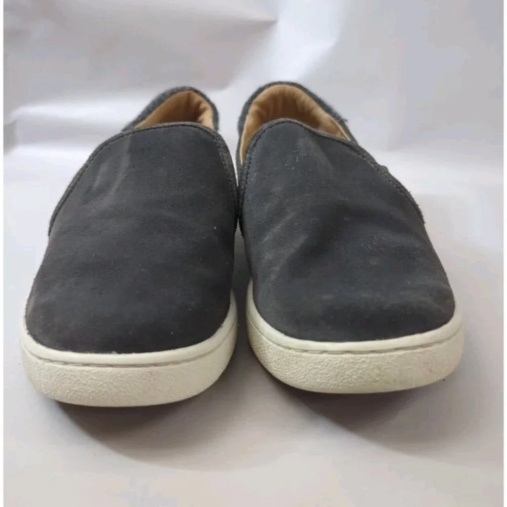 UGG Women’s‎ Size 10 Gray Suede Slip-On Shoes Pre-Owned Comfort Casuals